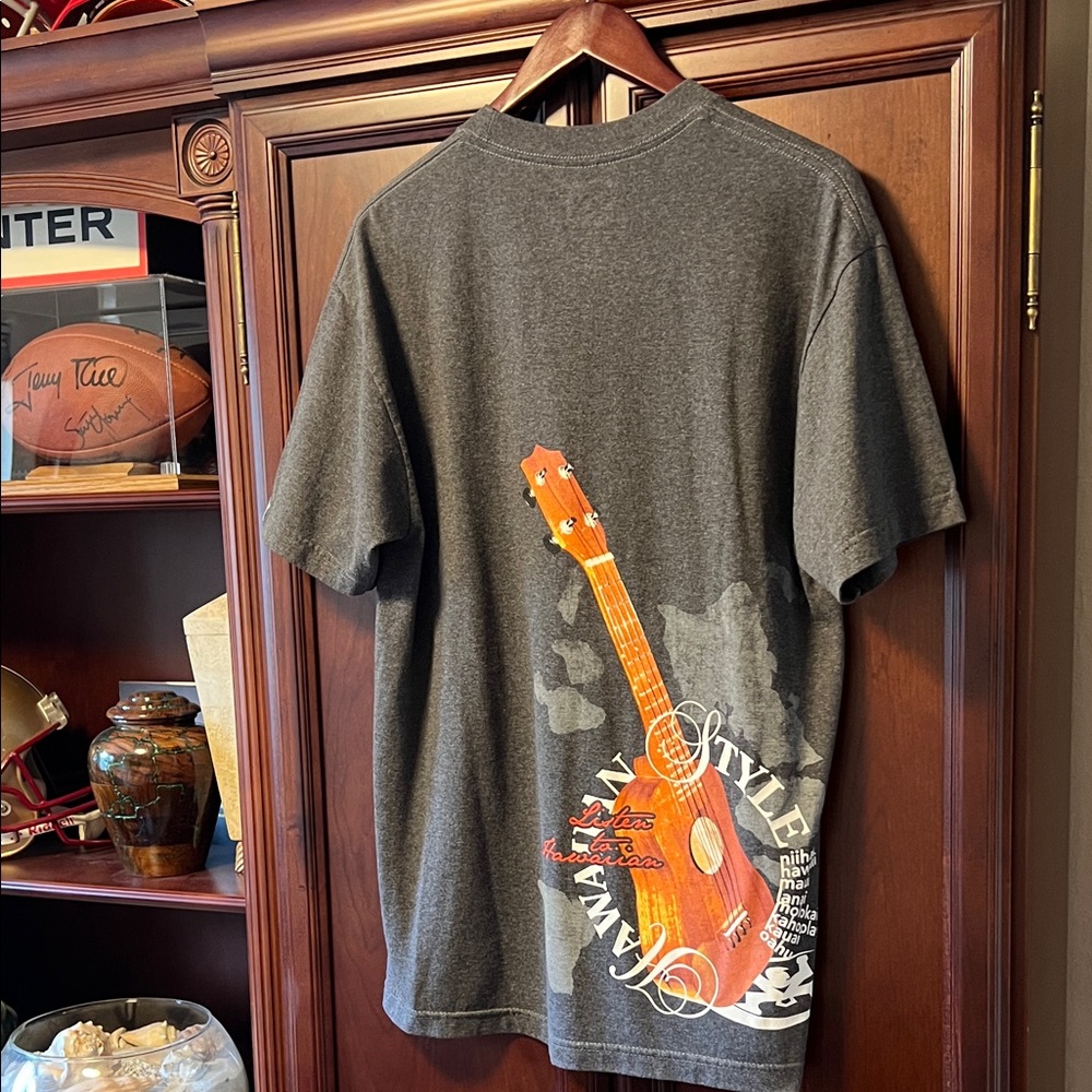 Like New Hawaiian Style Classic Gray T-Shirt with Orange & White Graphic!